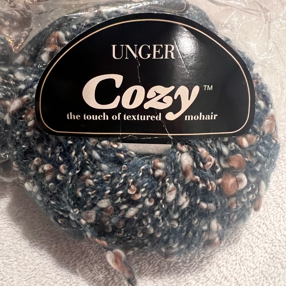 Reynolds Unger Cozy Textured Mohair Yarn NEW Vintage Color 013 Blue.